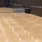 ワックスをかけてピカピカに✨