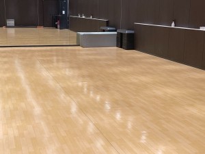 ワックスをかけてピカピカに✨